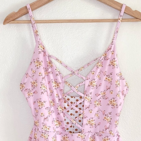 NWT Dippin Daisy’s Bliss Lattice Floral One Piece Swimsuit Wild Iris Medium - Picture 6 of 12